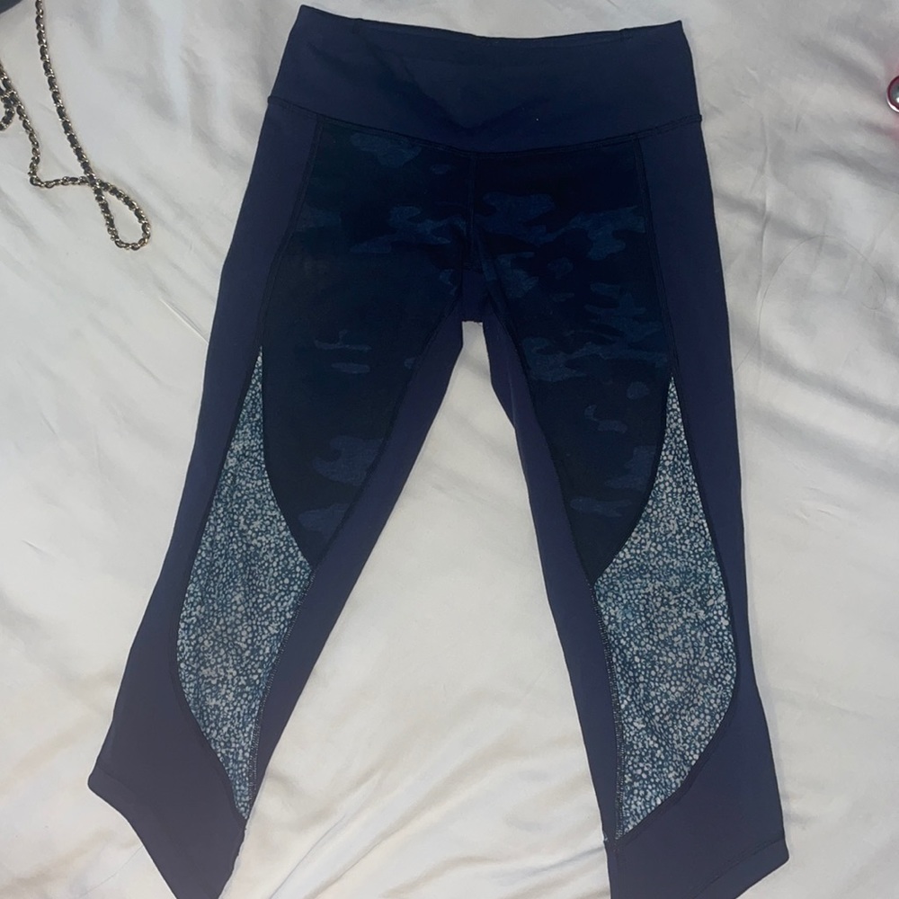 Old rare pattern lululemon crop leggings